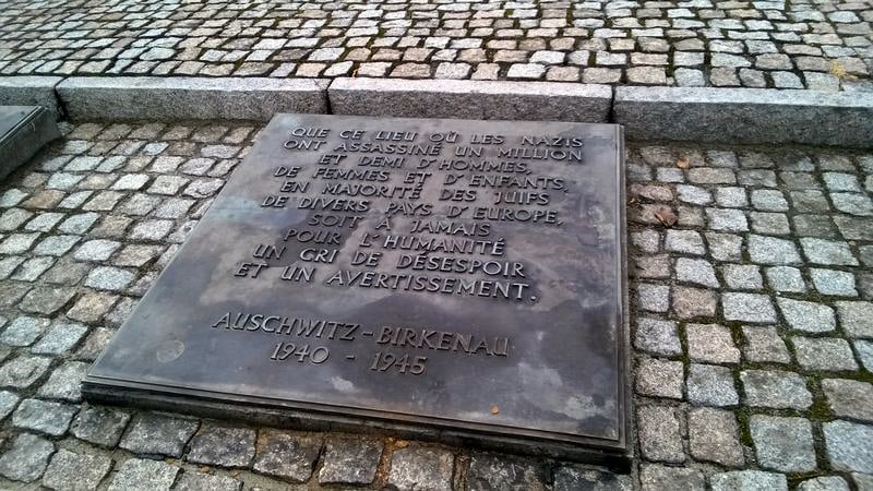 Hommage aux juifs à Auschwitz-Birkenau